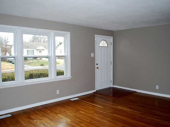 2nd image of 9635 Echo Ln