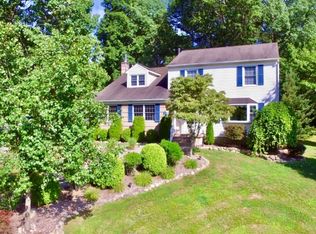 4 Francine Pl, Oak Ridge, NJ 07438