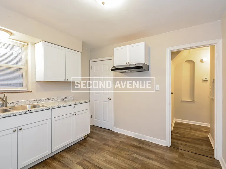3052 Worthington Ave — Photo 2