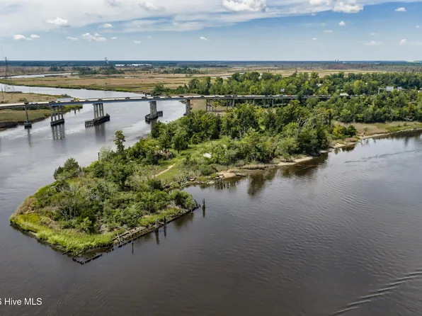 1100 Point Harbor Road, Wilmington, NC 28401