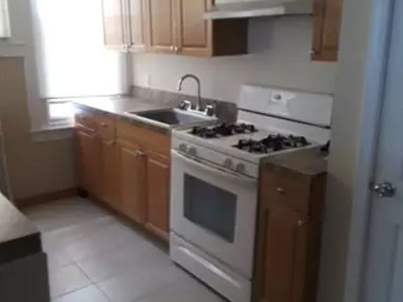 5th image of 6134 W Oxford St Floor 1