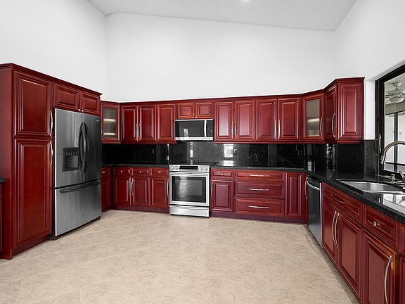 4th image of 1541 NW 101st Avenue