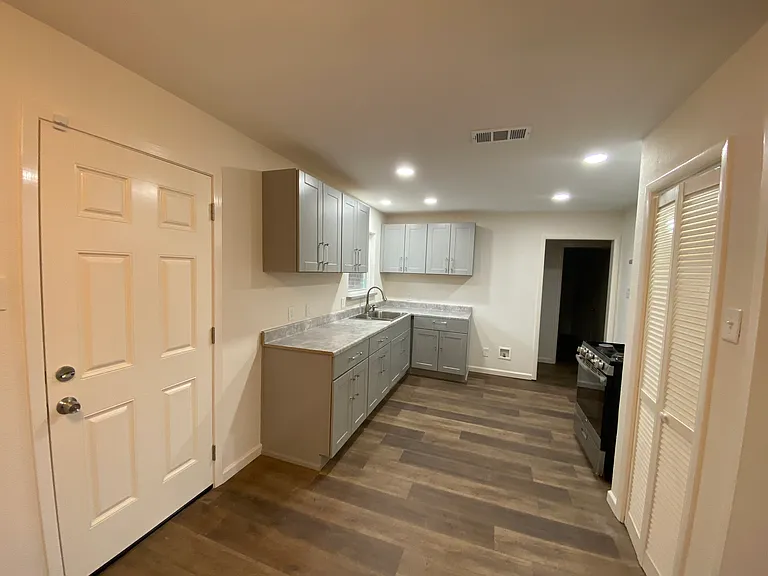 10106 Brockbank Dr — Photo 5
