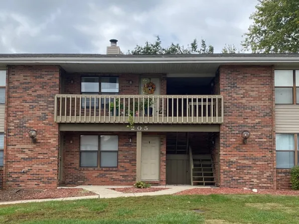 205 Melissa Ct #E, O'Fallon, IL 62269