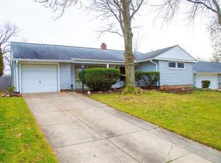 6345 Springwood Rd, Parma Heights, OH 44130