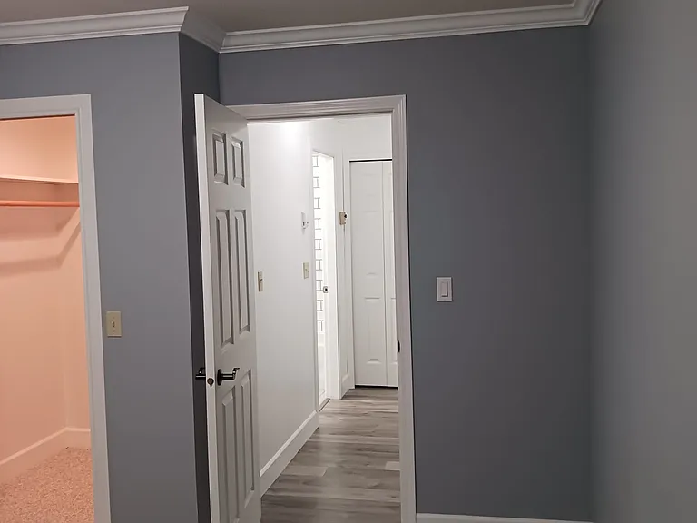 21013 Greenwood Dr — Photo 2
