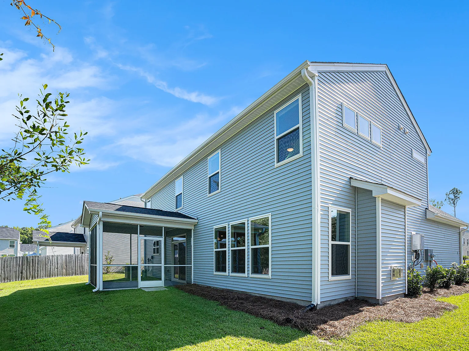 5 bed, 2650 sqft, $2,795 — Photo 4