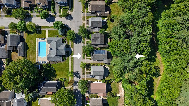4th image of 11 Thoroughbred Drive