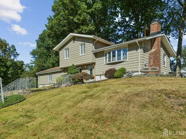 17 Clifton St, Edison, NJ 08817