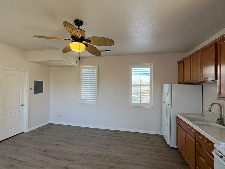 606 Leah Ln — Photo 26