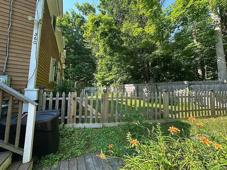560 S East St — Photo 6