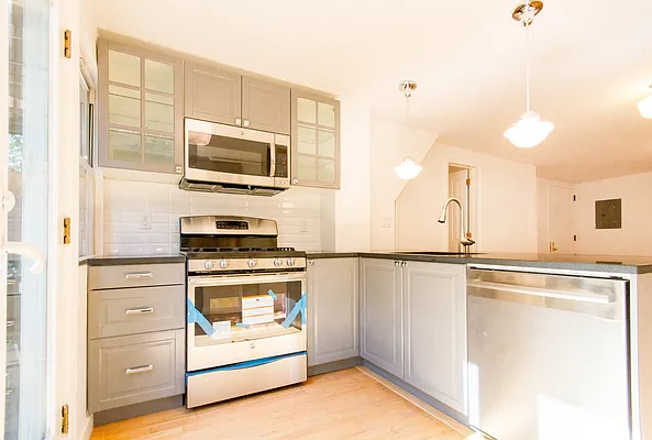 Rented by Twyford Real Estate | media 15