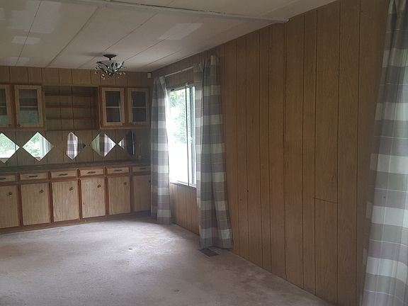 2nd image of 320 Marine Dr