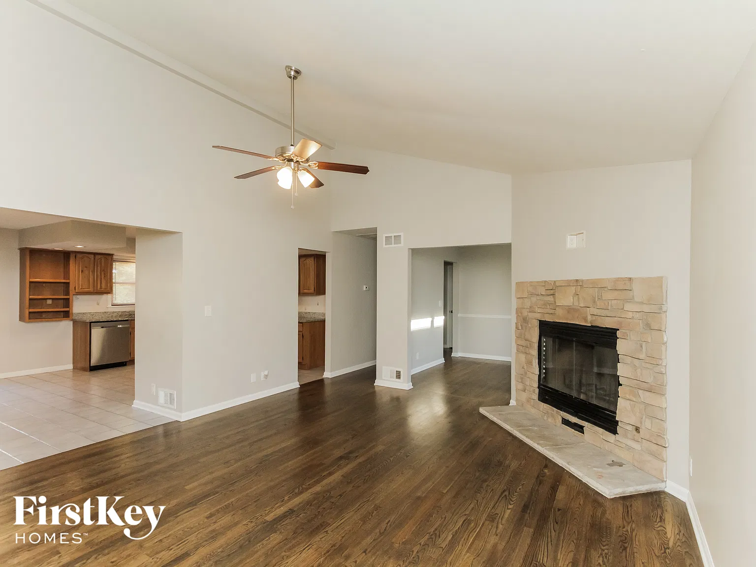4 bed, 3.0 bath, 2666 sqft, $3,200 — Photo 3