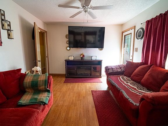 3rd image of 409 Dogwood Dr