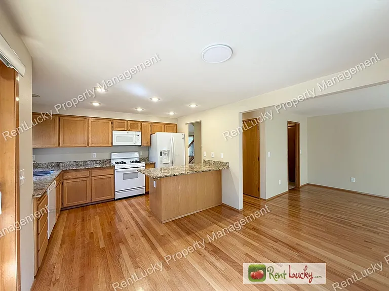 3734 Braeburn Dr NE — Photo 8