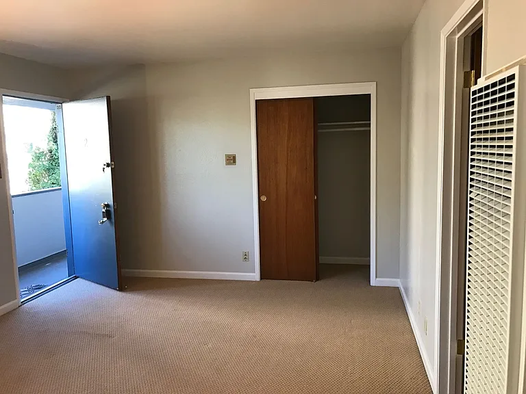1243 Capuchino Ave — Photo 2