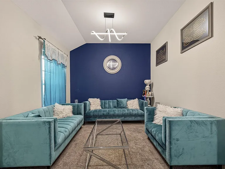 2209 Hidden Meadow Ln — Photo 6