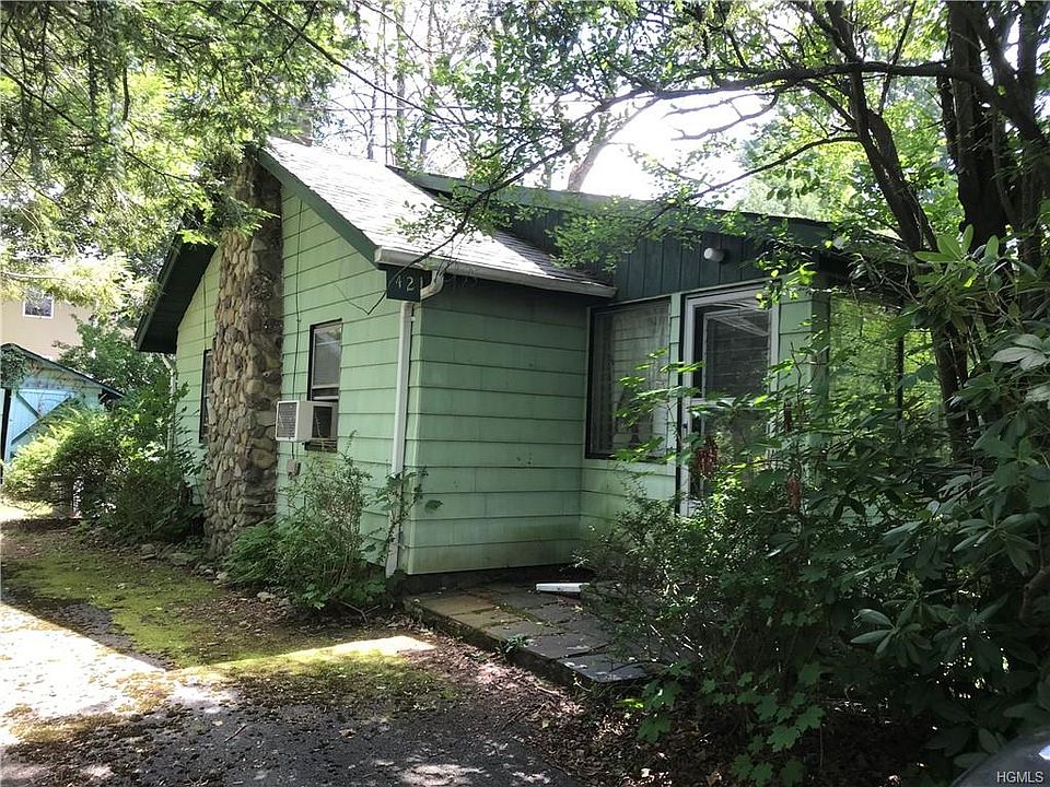 1st image of 42 Teneyck Ave