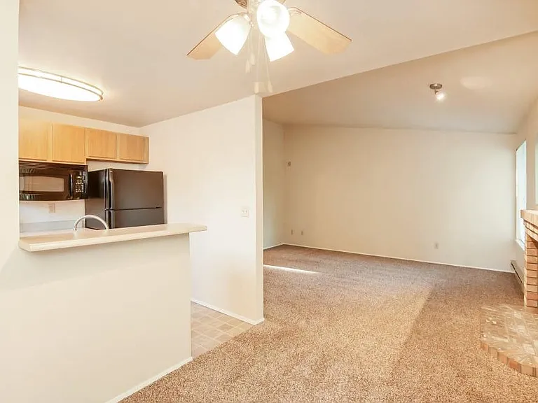 Arbor Square Apartments — Photo 14