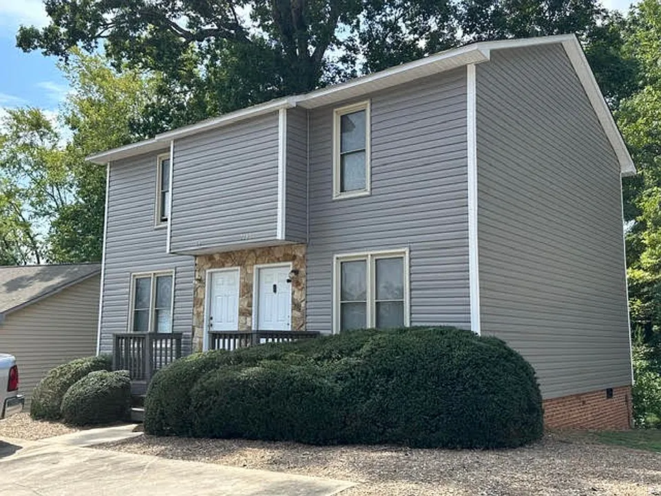 2632 White Oak Ln