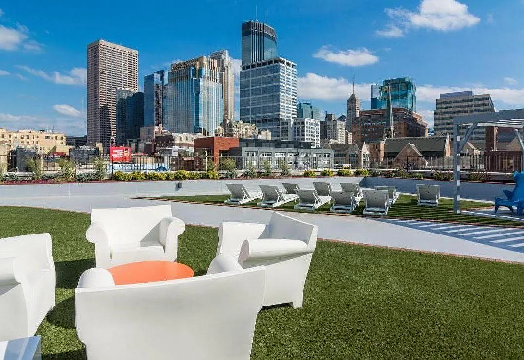 Laurel Village Apartments — Photo 2
