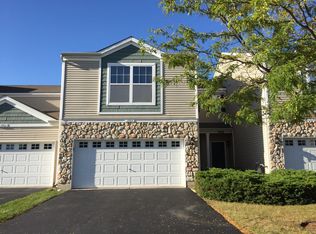 3984 Blackstone Dr, Aurora, IL 60504