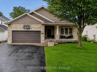452 Landswood Way, Ottawa, ON K2S0A4
