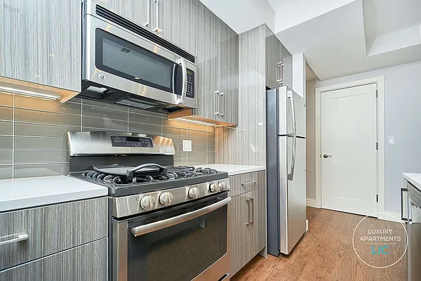 Rented by Luxury Apartments LIC | media 3