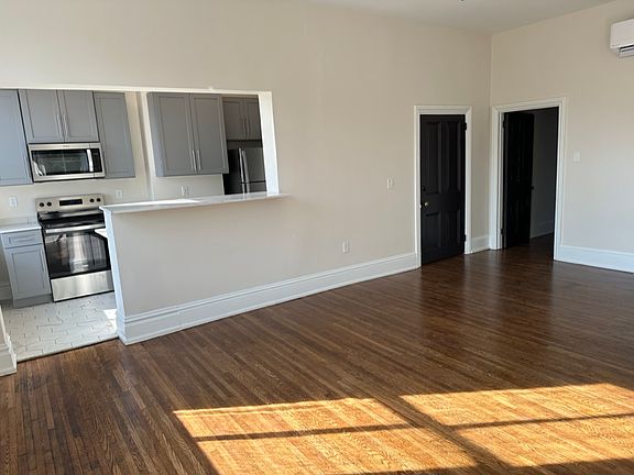 3rd image of 1001 N 2nd St APT 3