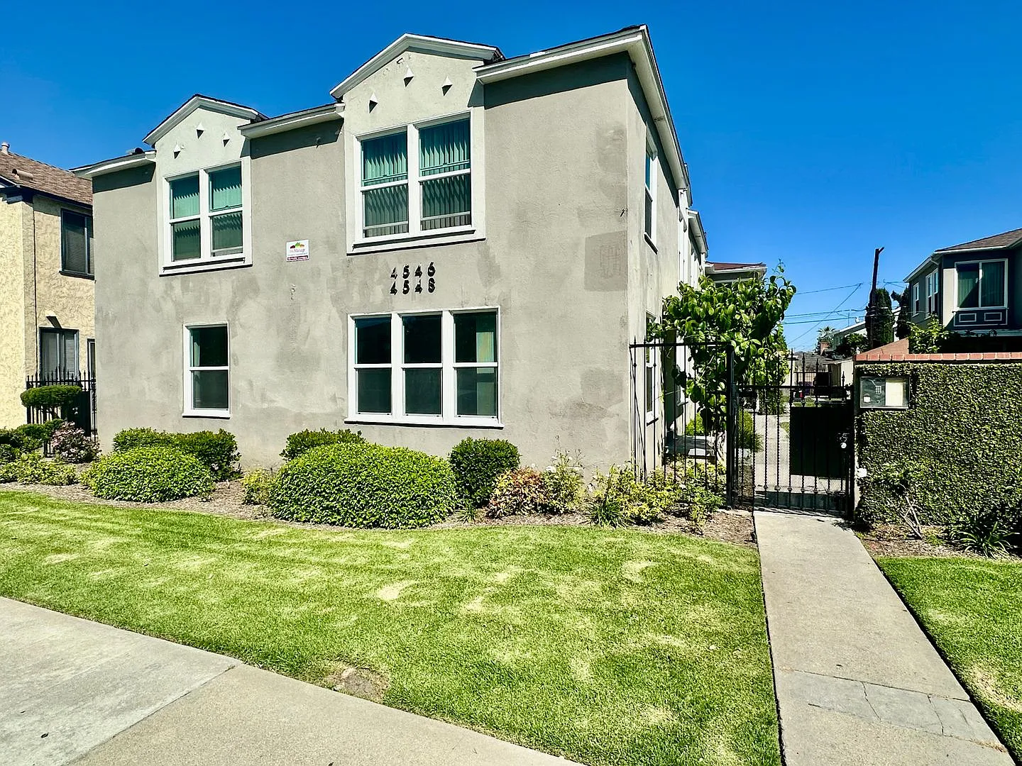 Newly Upgraded 1 Bedroom Apartment in Bixby Knolls — Photo 1