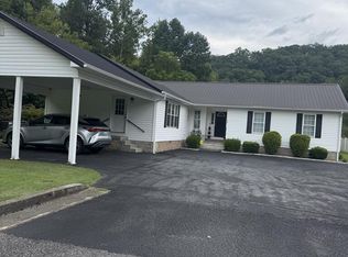38 Creekwood Ct, Inez, KY 41224