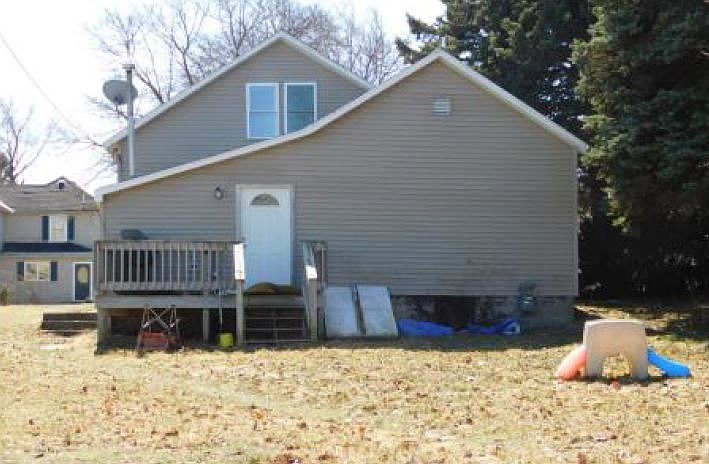 2nd image of 407 4th St
