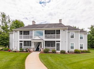 922 Oak Brook Dr, Jackson, MI 49203