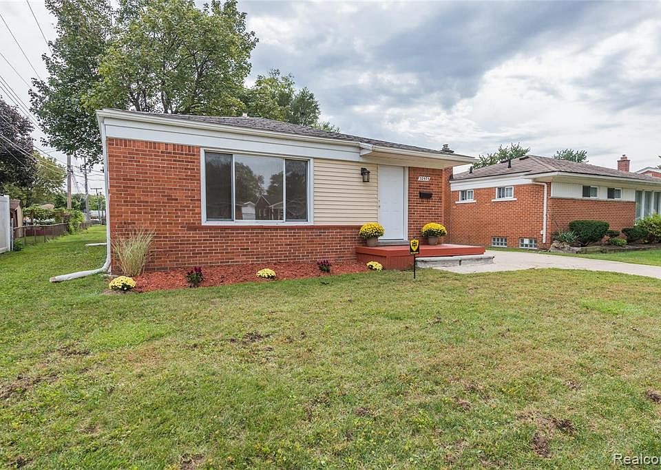 1st image of 32473 Kathryn St