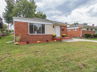 32473 Kathryn St, Garden City, MI