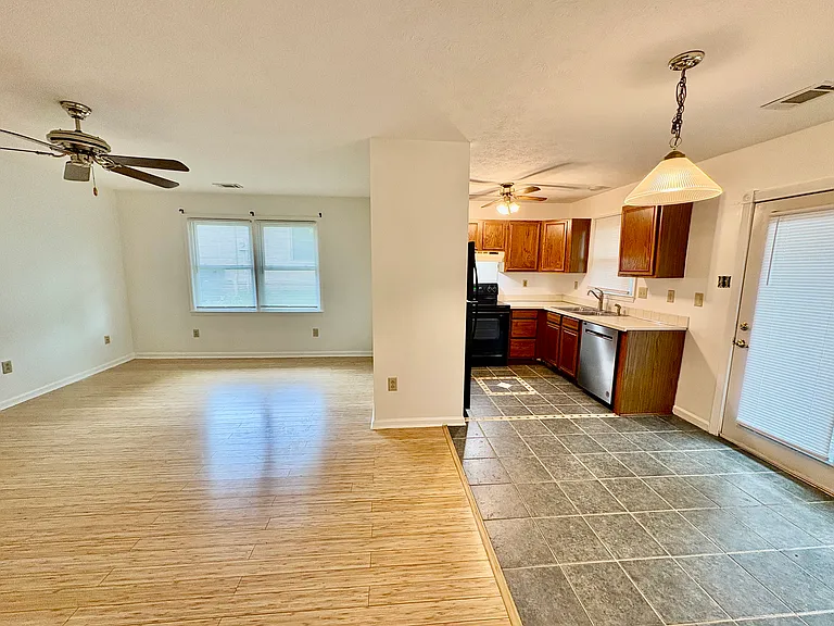 2202 Storey Ct — Photo 8