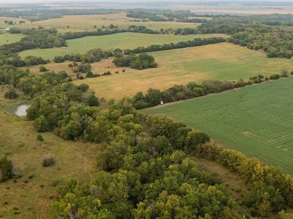 Oxen Rd, Burlington, KS 66839