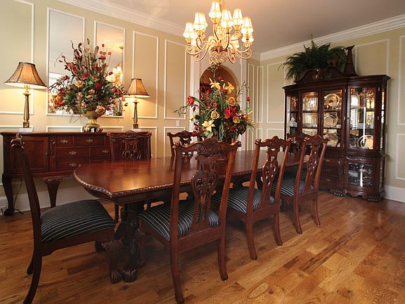 formal dining room for 10-12