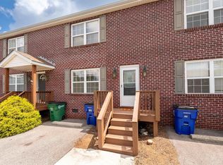 235 Hunters Ridge Ln, Christiansburg, VA 24073