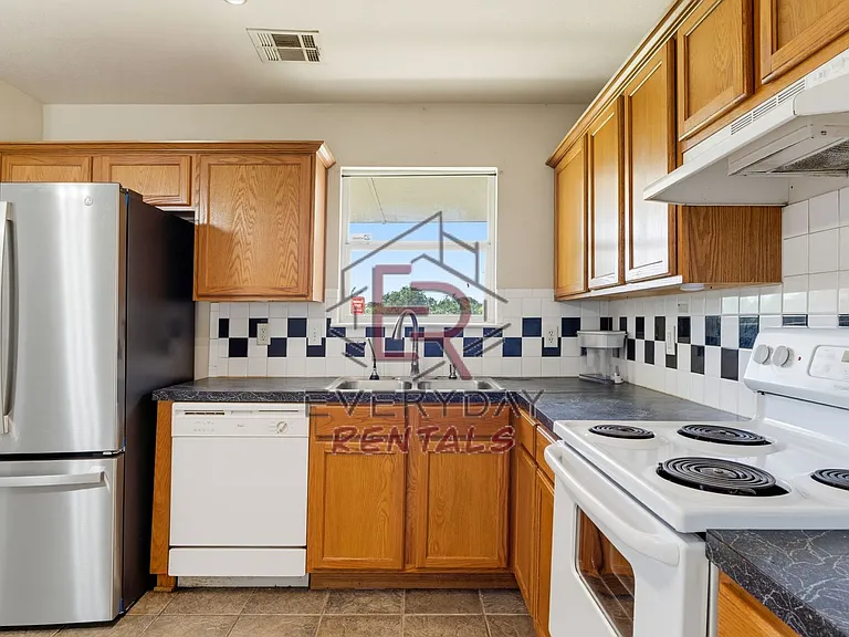 2513 Haven Dr — Photo 6