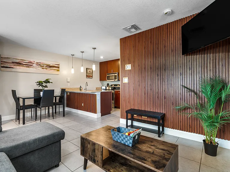 202 N Fremont Ave — Photo 16