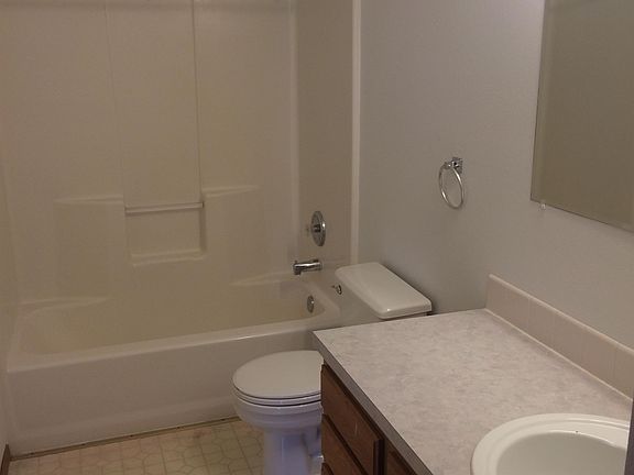 4th image of 4223 E Longfellow Ave