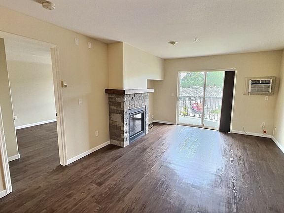 4th image of 860 Nicolani Dr #214