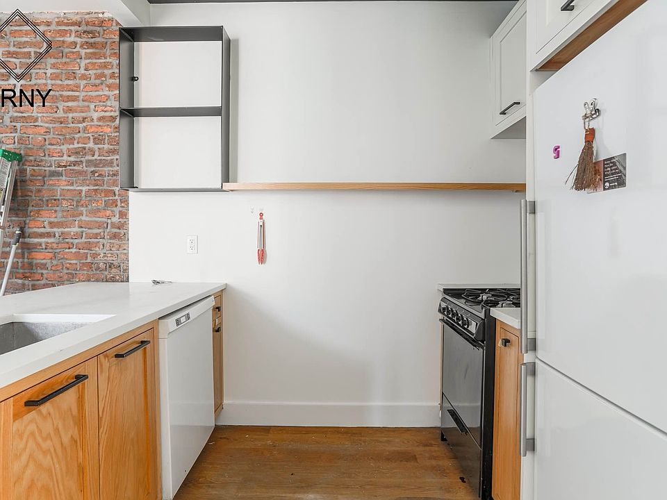 1st image of 437 Throop Ave APT 3L