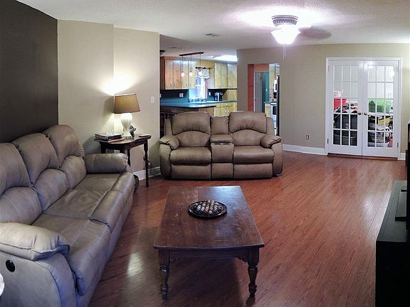 3rd image of 666 Parker Cir