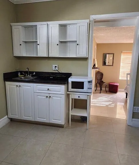 9515 SW 16th St #1 — Photo 3