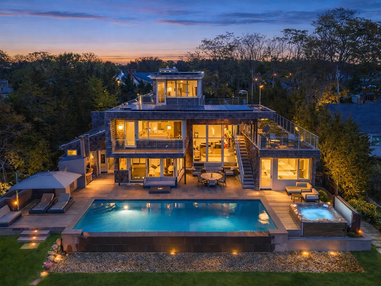 Sag Harbor Waterfront Modern with Pool and Dock — Photo 3