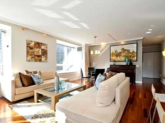 3rd image of 512 N McClurg Ct APT 1510