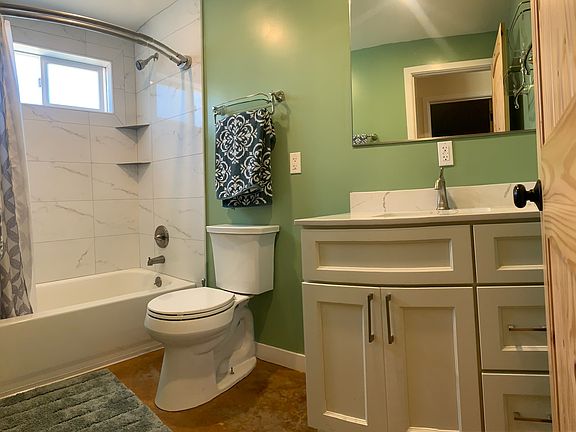5th image of 2662 Merritt Ave #1.5